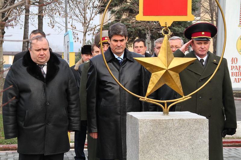 Борис Петров взяв участь у покладанні квітів 
