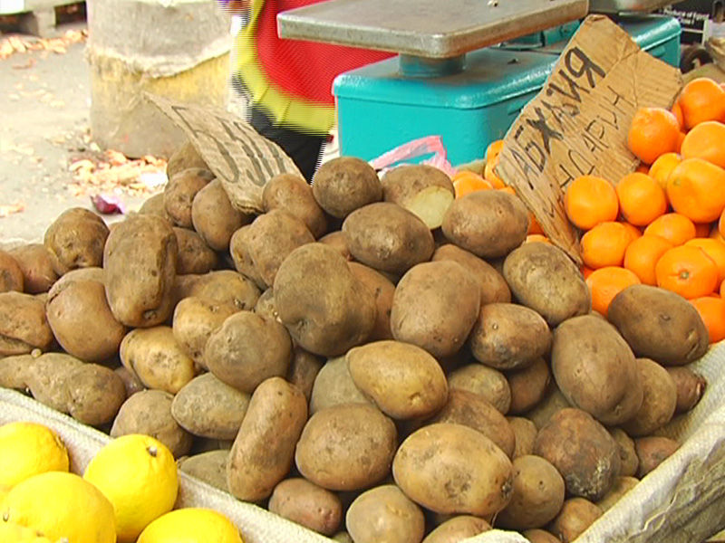 Ціни на основні продукти на запорізьких ринках стабільні