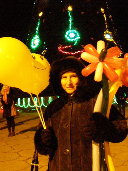 Тисячі запоріжців провели новорічну ніч на площі Фестивальній