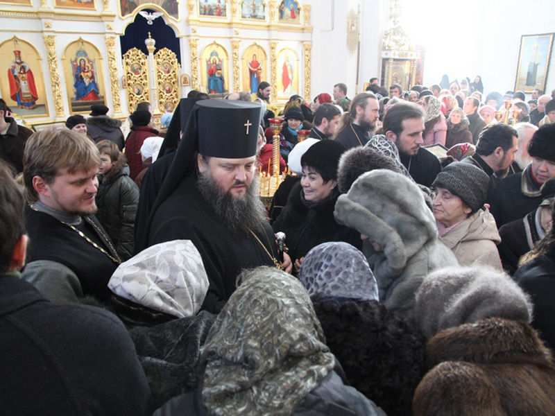 Новопризначений архиєпископ Запорізький і Мелітопольський Лука провів першу літургію