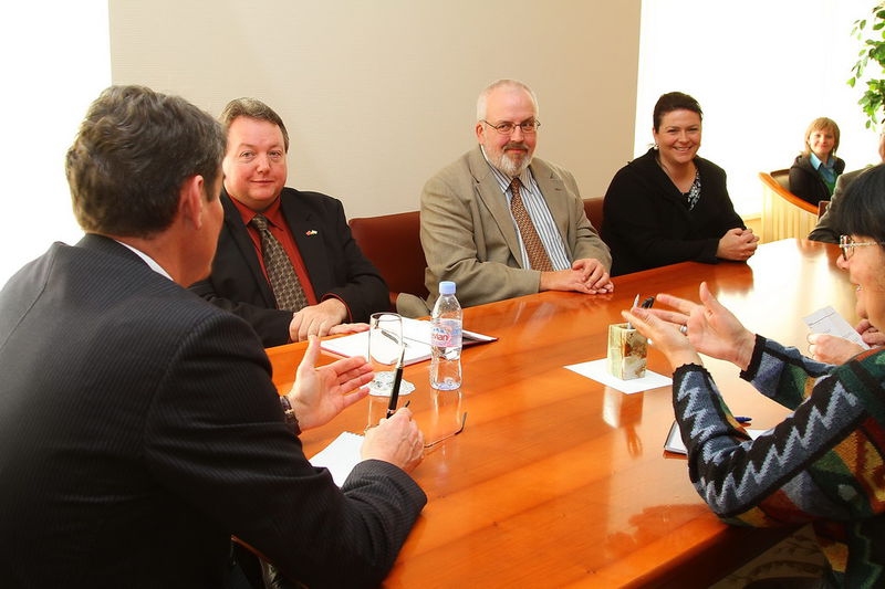 Борис Петров провів зустріч з представниками дозвільних центрів Канади
