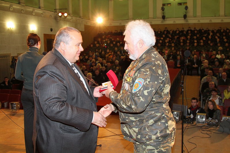 До подяки - грамоти та нагороди