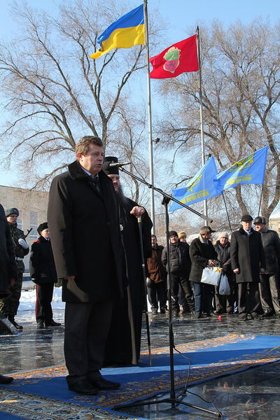 Заступник голови-керівник апарату Станіслав Лимарчук під час урочистого мітингу