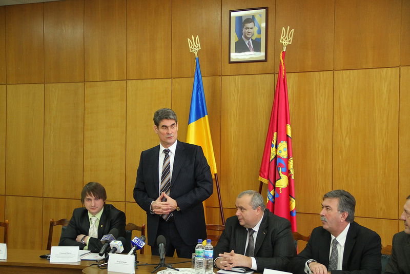 Борис Петров під час прес-конференції
