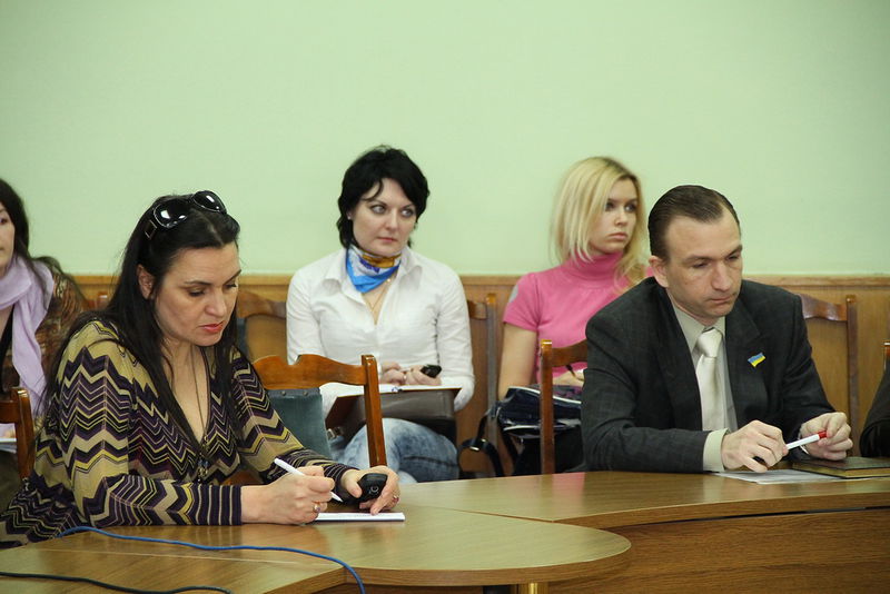 присутні на засіданні також представники громадськості