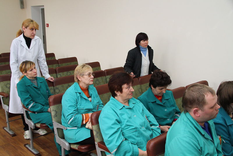 лікарі та персонал підстанції швидкої допомоги Ленінського району