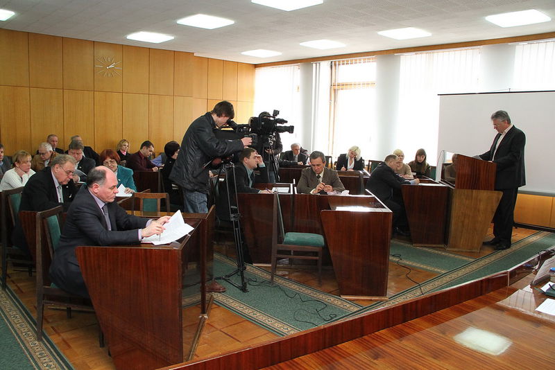 кожен орган місцевого самоврядування встановлює свої правила отримання дозволів