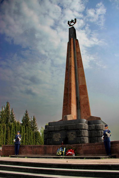 Запорізька делегація  вшанувала пам’ять радянських воїнів у м. Зволен