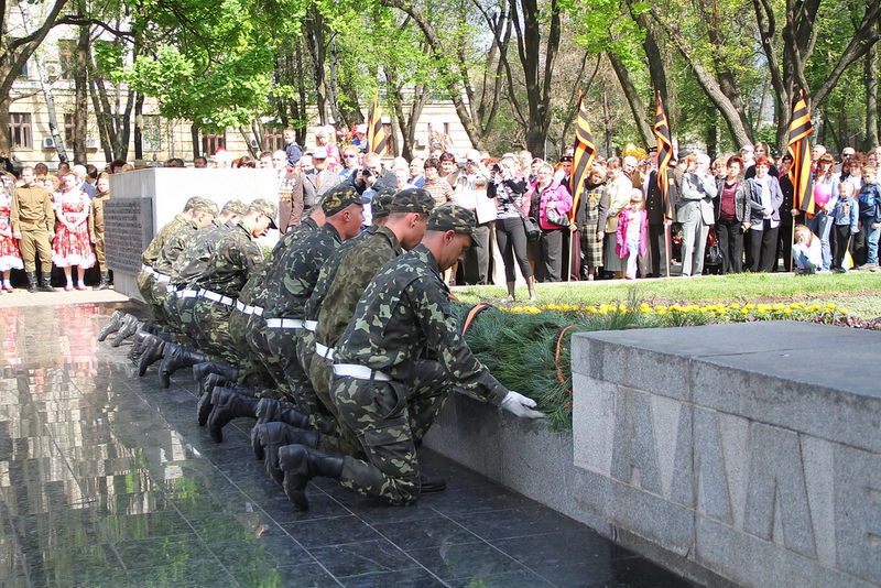 Загиблих воїнів-визволителів вшанували на Алеї Бойової Слави