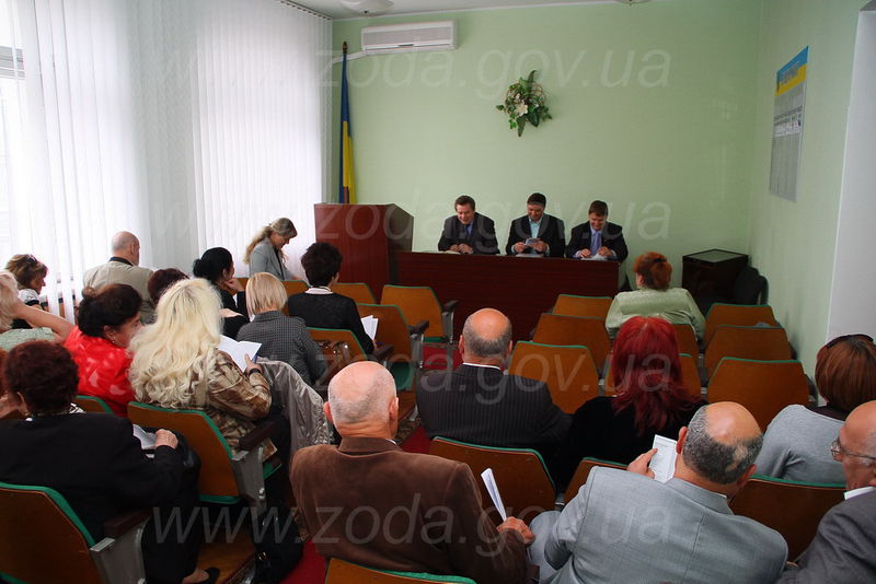 У ході розгляду питання фінансування заходів у рамках обласної програми підтримки національних меншин у Запорізькій області на 2008-2012 роки