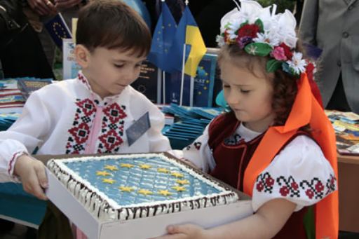Європа стала запоріжцям ближчою