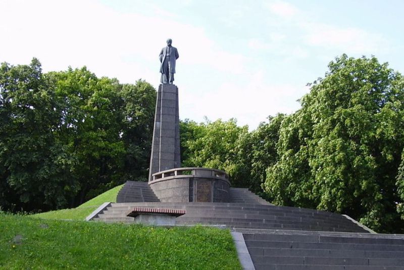 Кращі юні україністи області у Каневі вшанували Кобзаря
