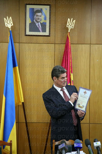 Традиційна прес-конференція голови ОДА розпочалася з привітання журналістів