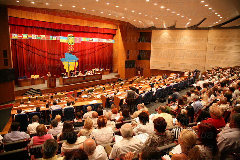 Реальний  захист трудових та соціально-економічних інтересів працівників – через  соціальний діалог влади і громадськості