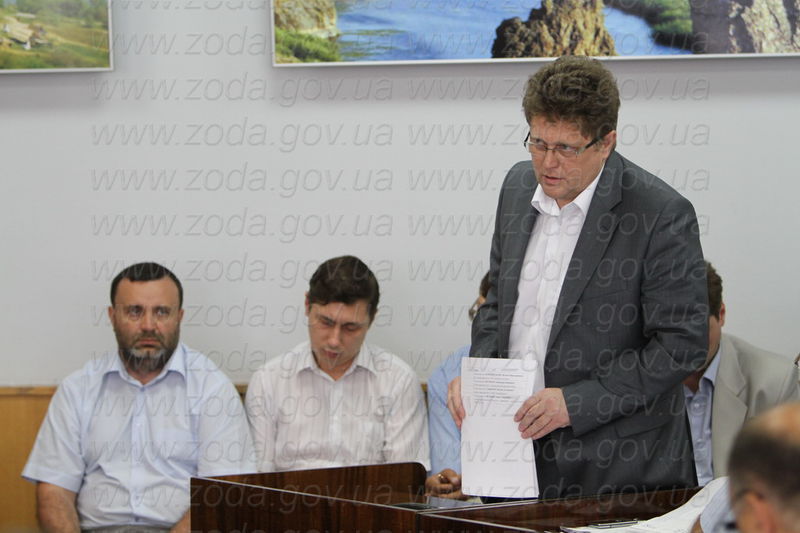 Звітує начальник головного управління промисловості та розвитку інфраструктури Євген Семечаєвський