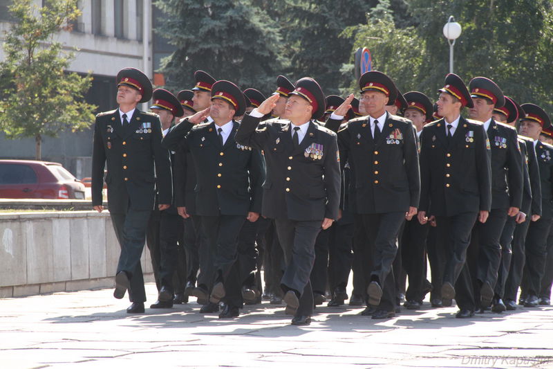 Урочистий мітинг біля будівлі ЗОДА