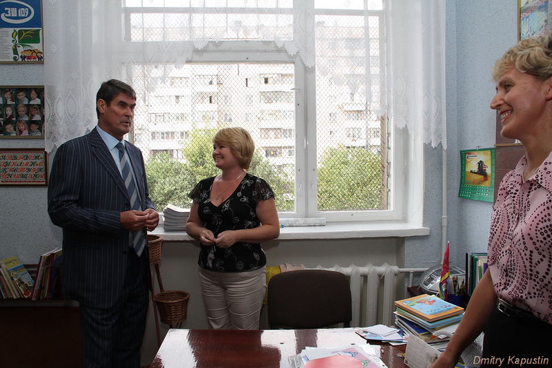 Незапланований візит до учбових закладів обласного центру провів сьогодні голова облдержадміністрації Борис Петров, з метою перевірки підготовки шкіл до нового навчального року
