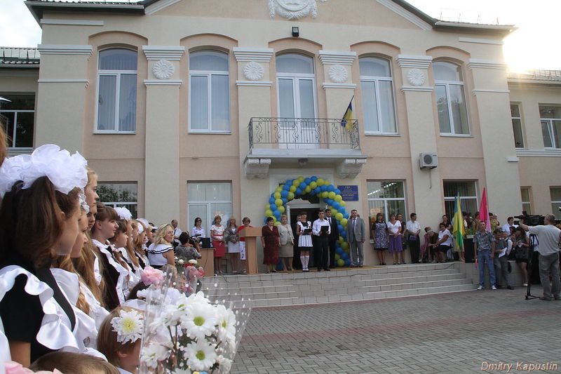 Перший дзвоник у навчально-виховному комплексі «Інтелект» у селищі Кушугум