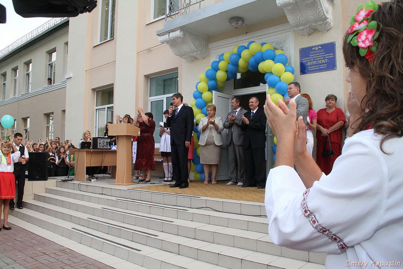 Перший дзвоник у навчально-виховному комплексі «Інтелект» у селищі Кушугум