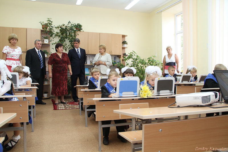 Перший дзвоник у навчально-виховному комплексі «Інтелект» у селищі Кушугум