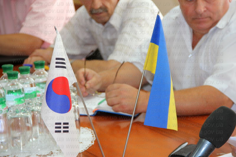 В обласній державній адміністрації відбулася зустріч з делегацією східнокорейського конгломерату Lotte Group