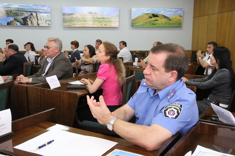 Підписання Меморандуму представники дозвільних органів зустрічають аплодисментами