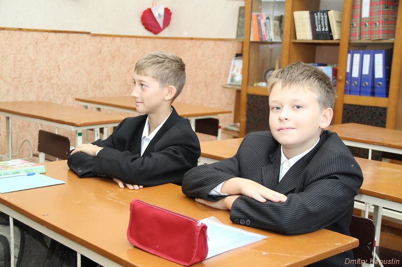 Учні гімназії №47 повернулися за шкільні парти
