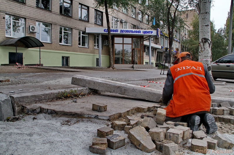 Для зручності відвідувачів обладнають місце для паркування автомобілів