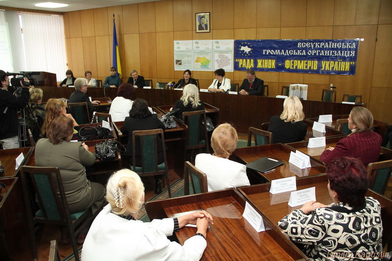 На урочистій зустрічі з активістами Всеукраїнської громадської організації «Рада жінок-фермерів України»