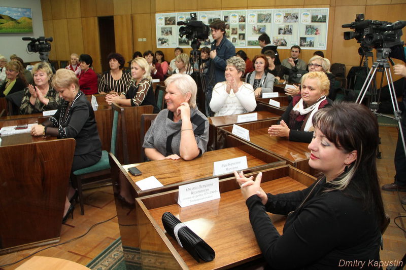 На урочистій зустрічі з активістами Всеукраїнської громадської організації «Рада жінок-фермерів України»
