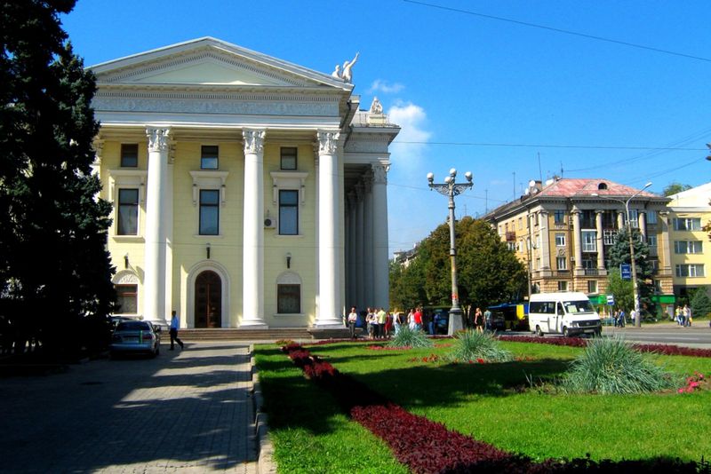 Театр ім. Магара розпочав фестивальну ходу