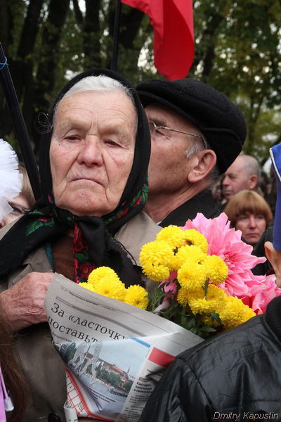 Учасники мітингу з нагоди Дня визволення Запоріжжя
