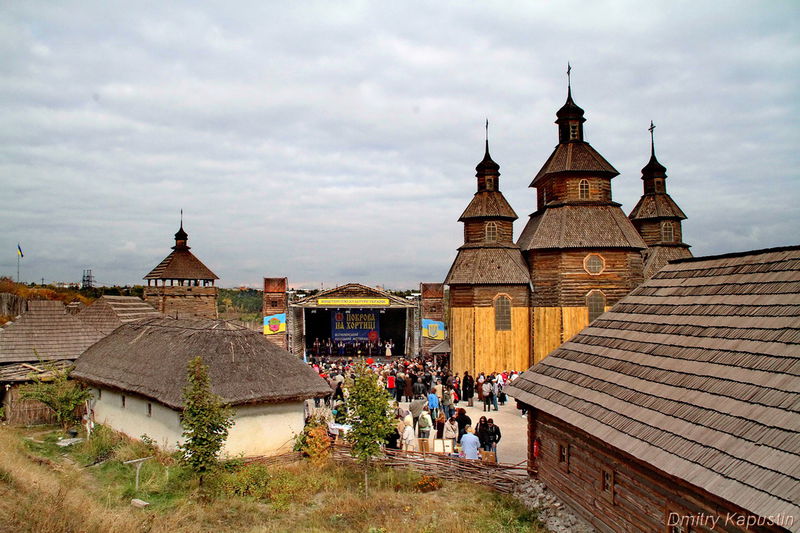 Святкові заходи  ІІ Всеукраїнського  козацького фестивалю «Покрова на Хортиці»