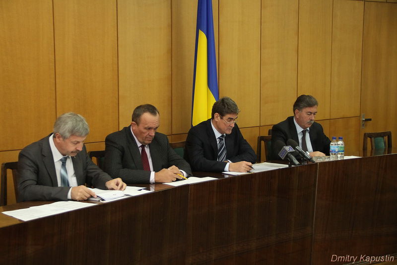 Антибюрократичний комітет  оголошує боротьбу з несумлінними чиновниками