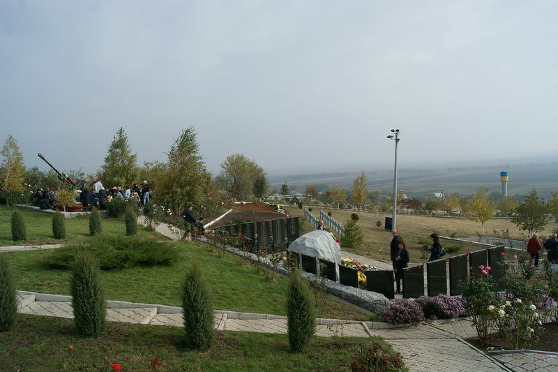 Військово-братський меморіал
