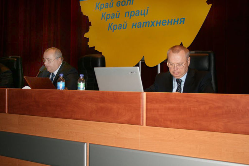 Олександр Пеклушенко закликав депутатів обласної ради приймати реалістичні програми