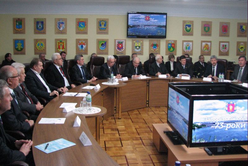 Досвідчені управлінці діляться досвідом з командою Олександра Пеклушенка