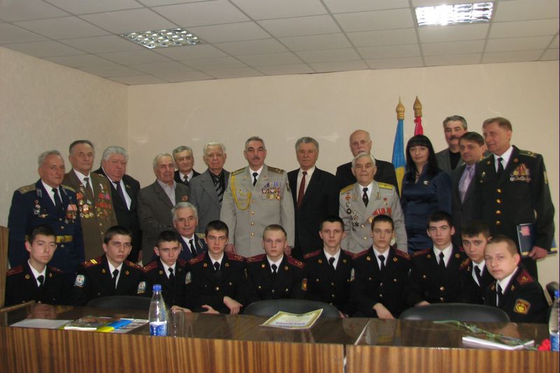 Запорізькі ветерани війни поділилися своїм військовим досвідом із вихованцями ліцею «Захисник».
