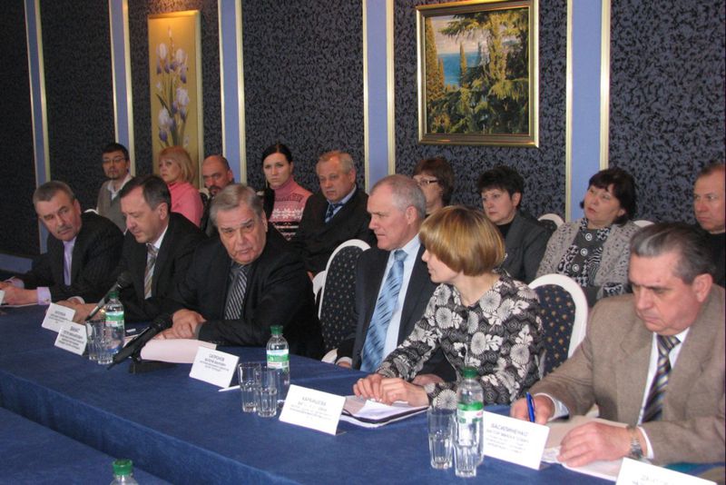 Фахівці обговорили проблеми підвищення кваліфікації працівників на виробництві
