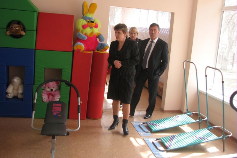 Подарунки до Великодня – від влади