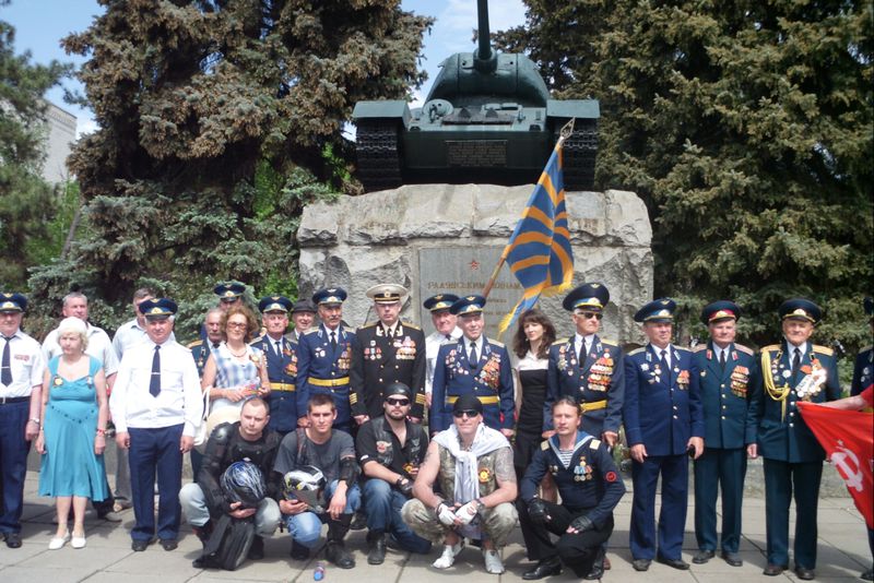 Автопробіг «Від пам’ятника до пам’ятника»  об’єднав ветеранів та запорізьку молодь