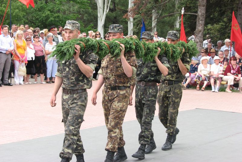 Біля архітектурно-меморіального комплексу «Переправа» відбувся урочистий мітинг