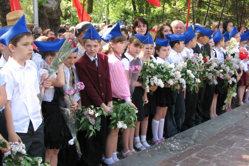 Урочистий мітинг, присвячений 67-й річниці Перемоги у Великій Вітчизняній війни,  відбувся біля меморіалу «Скорботна мати»