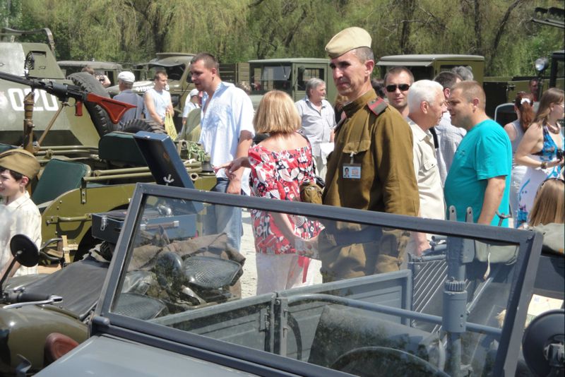Народні гуляння з нагоди  67-ї річниці Перемоги у Великій Вітчизняній війні, які відбулися у парку Перемоги в Запоріжжі