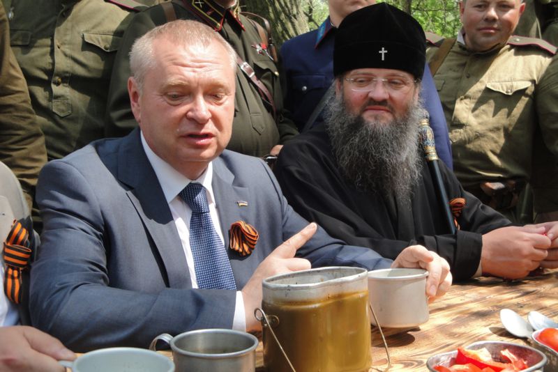Народні гуляння з нагоди  67-ї річниці Перемоги у Великій Вітчизняній війні, які відбулися у парку Перемоги в Запоріжжі