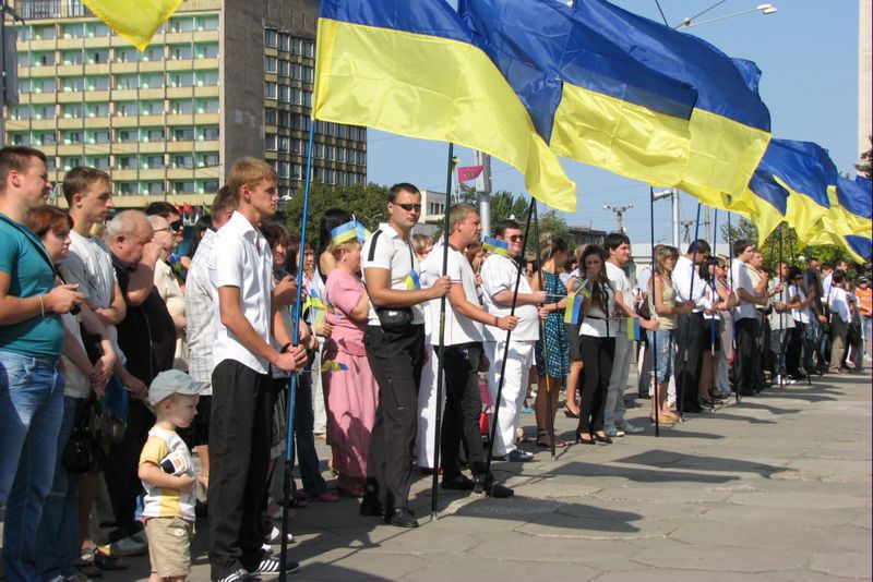 Запоріжці вшановують  Державний Прапор України