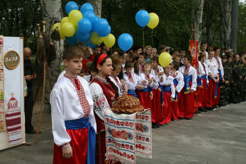 У Запоріжжі відкрився ІІІ Всеукраїнський козацький фестиваль «Покрова на Хортиці»