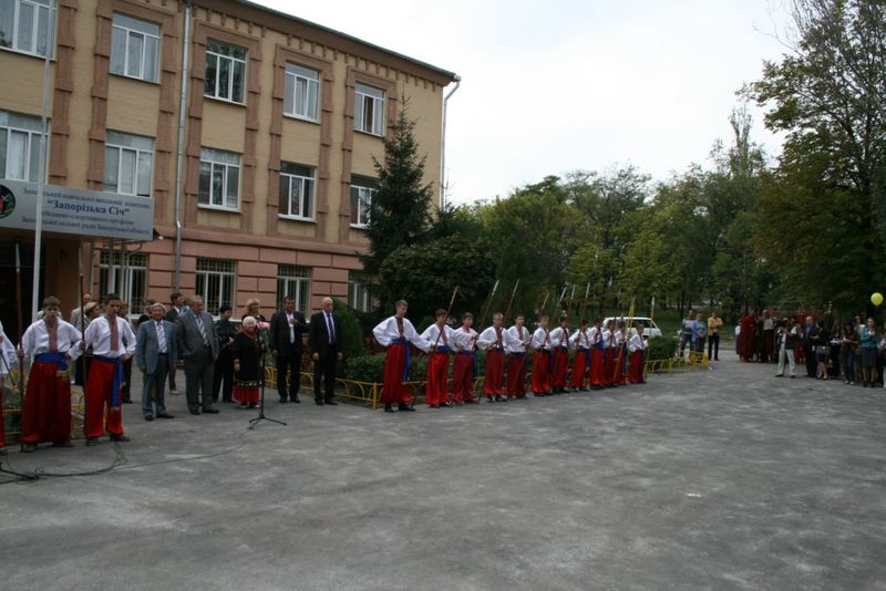 У Запоріжжі відкрився ІІІ Всеукраїнський козацький фестиваль «Покрова на Хортиці»