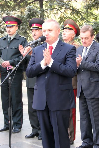 Голова облдержадміністрації Олександр Пеклушенко взяв участь у мітингу-реквіємі