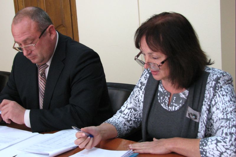 В облдержадміністрації заслуховують звіти керівників районів